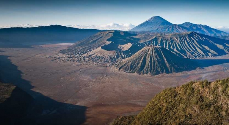 Panorama Gunung Bromo (foto oleh Robert Machacek: lighthunt.net)