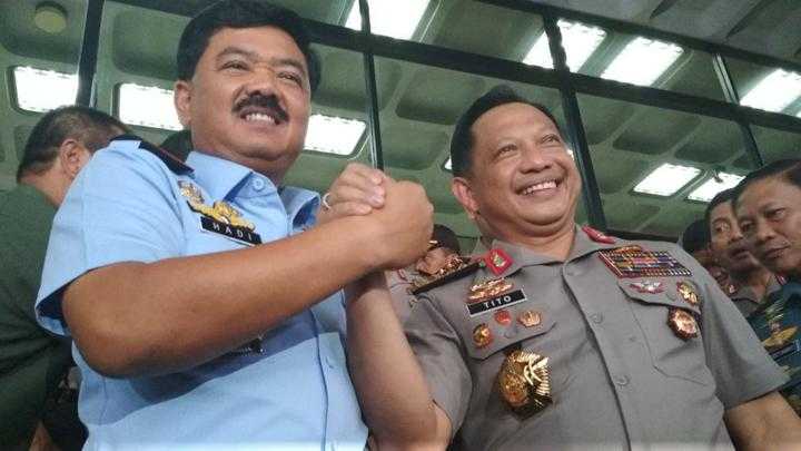 Panglima TNI Hadi Tjahjanto dan Kapolri Tito Carnavian Foto : kompas.com