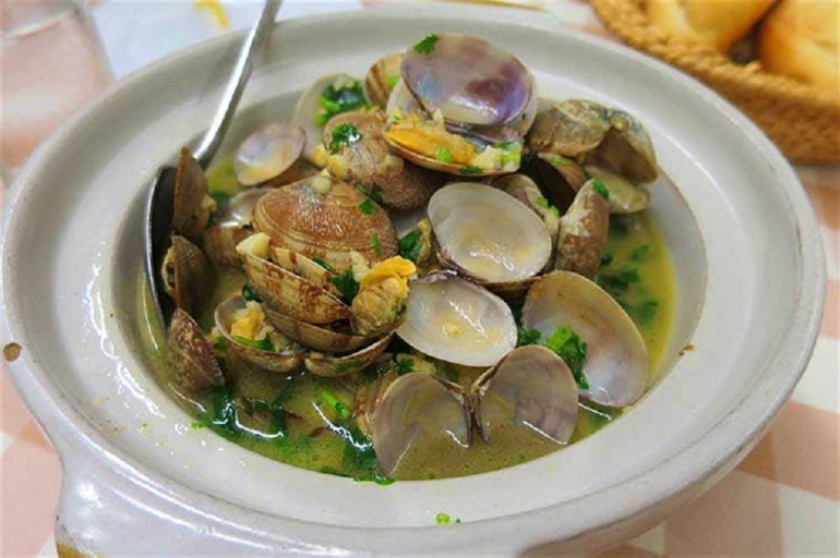 Macau Clam Dishes (https://www.lonelyplanet.com)