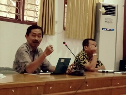 Prof. Dul Salam (kiri) (dokumentasi pribadi)