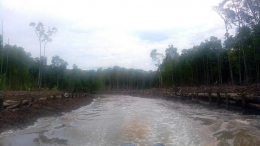 Hasil Pengerukan Sungai (Dokumentasi Pribadi)