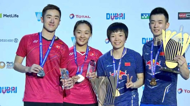 Pasangan China (kiri) merebut gelar ganda campuran Dubai SSF 2017/bwfbadminton.com