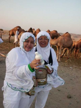 Aku dan Ibuk tatkala di Peternakan Onta Arab Saudi