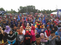 Ribuan massa memadati Alun-alun Kota Pangkalan Balai