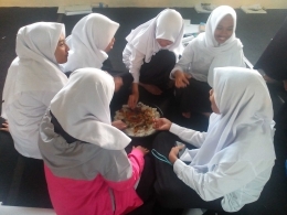 Makan bersama dok.pri