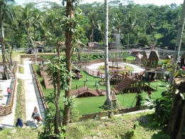 Farm House, tempat wisata berkonsepkan dunia peternakan. (Dokumentasi Pribadi) 