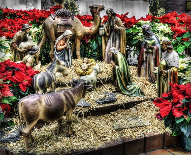sumber : https://pixabay.com/en/nativity-manger-christmas-jesus-596934/