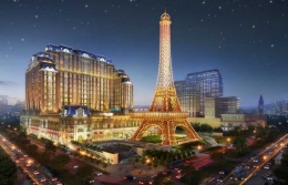 Miniatur Menara Eiffel. | Dokumentasi hulutrip.com