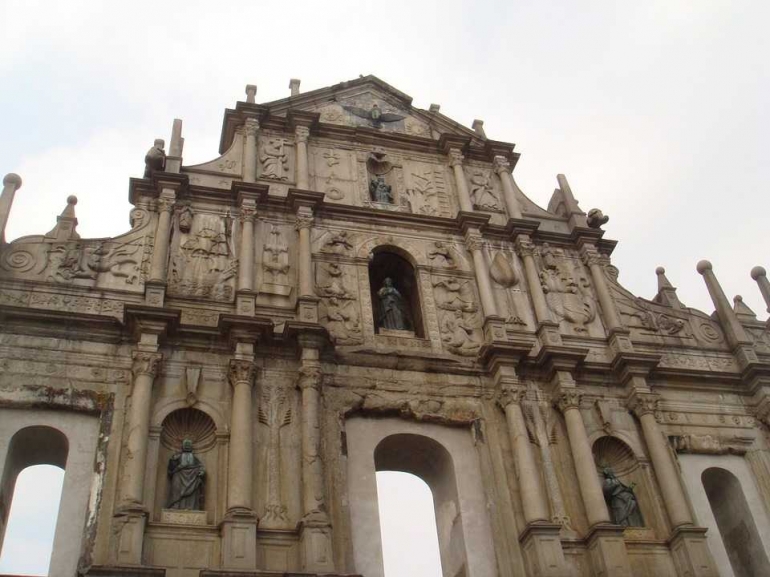 Sisa Bangunan Gereja Ruins of St. Paul (sumber: Pixabay)