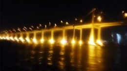 Jembatan Penghubung ke Pulau Taipa di Malam Hari (Dokpri)