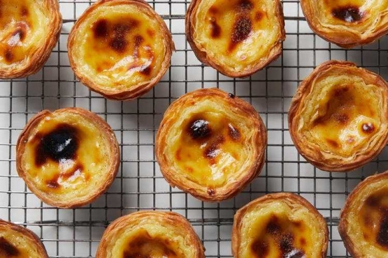 Egg Tart, sumber: https://www.tastingtable.com/cook/recipes/portuguese-egg-tart-recipe-pastry