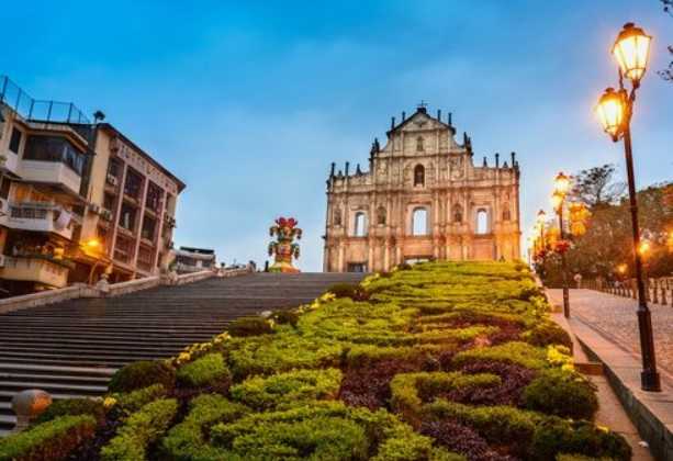 Ruins of St. Paul, icon wisata Macao (sumber: nationalgeographic.com)