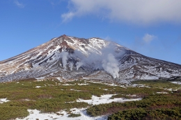 Tampilan Gunung Asahidake yang eksotis (dokumentasi pribadi)