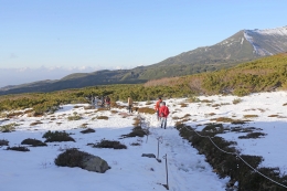 Jalur trekking yang sudah diliputi salju (dokumentasi pribadi)
