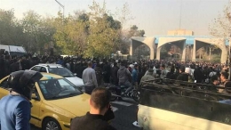 Demonstrasi anti pemerintah di Tehran University. Photo: Reuters