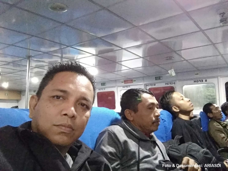 Suasana mencekam di dalam kapal MV. Mentawai Fast. (Foto: Dok. Ariasdi)