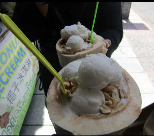 Coconut ice cream Bangkok Thailand (dok: pribadi)