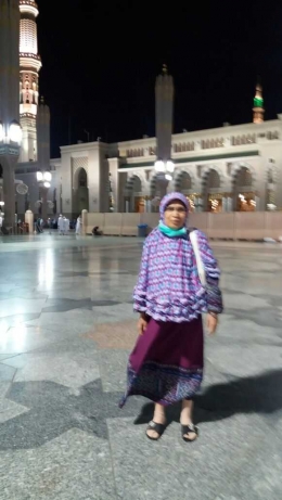 Kenangan terakhir ibuku, ketika beliau di Madinah, beberapa hari sebelum beliau meninggal 