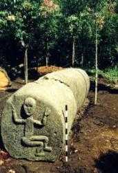 Menhir Rebah Situs Talang Jambu Abang. Sumber: ronheqincay.blogspot.com