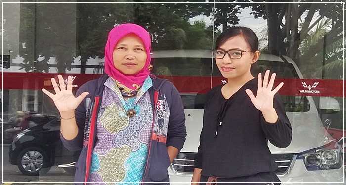 Bersama Mbak Ecy, Marketing Konsultan Wuling Motors kota Mataram, Lombok, NTB. Dokpri
