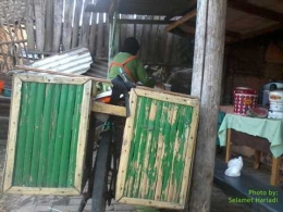 Ibu, Sepeda dan Warung Jualannya (dok. pribadi)