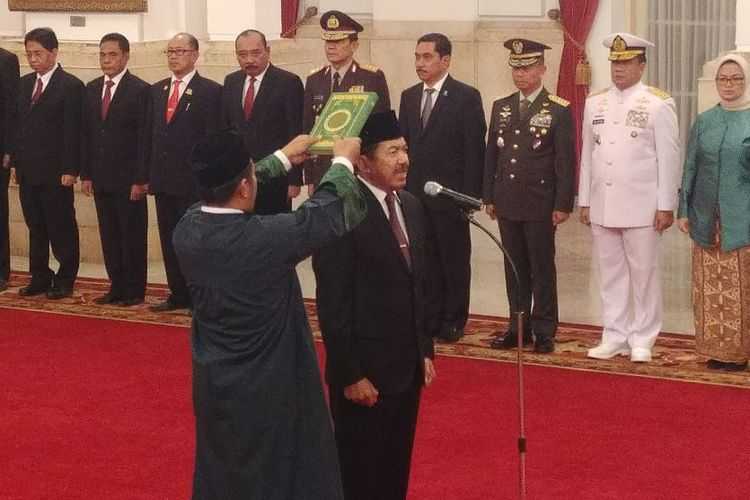 Djoko Setiadi saat dilantik Jokowi sebagai Kepala Badan Siber dan Sandi Nasional, Rabu (3/1/2018).(KOMPAS.com/Ihsanuddin)