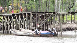 Transportasi Sungai di Papua. Dok:Pribadi