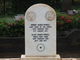 Makam Baden-Powell, kelak istrinya Olave Baden-Powell dimakamkan di tempat yang sama. (Foto: WOSM)