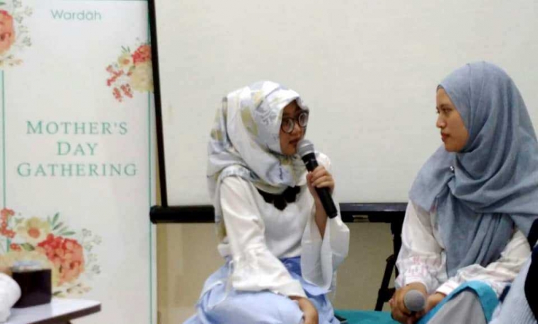 Nurul Istiqomah memaparkan tentang pentingnya diet gawai bagi balita (pict:dok.pribadi)