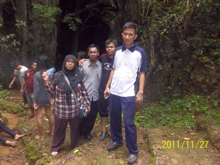 Foto genit dulu sebelum menjelajah Gua Mimpi (dok. pri)
