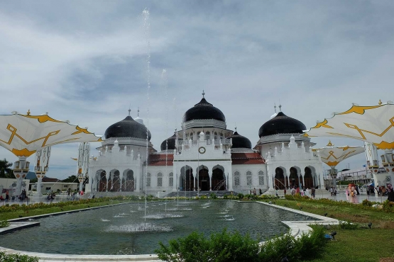 Masjid Baiturrahman yang megah (Foto Ali)