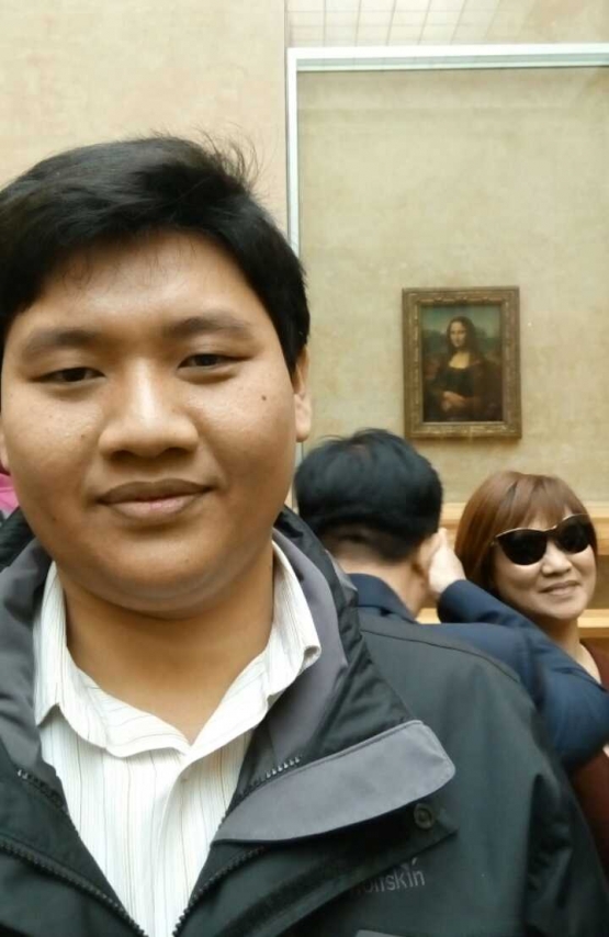 Selfie dengan Monalisa