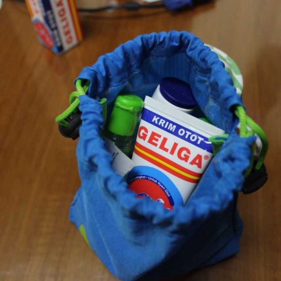 Kantong obat-obatan yang selalu dibawa ke manapun bepergian.
