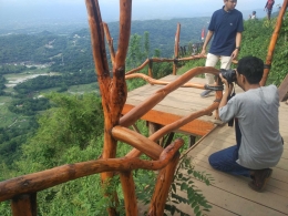 Mengabadikan keindahan alam dari Puncak Becici