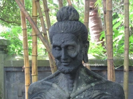 Patung Sidharta Gautama di WIhara (dokumentasi pribadi)