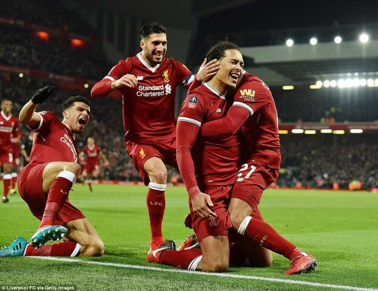 Virgil van Dijk meayakan gol kemenangan Liverpool/sumber foto dilansir dari Dailymail