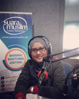 Pertama kali ngisi acara MOZAIK di Radio Suara Muslim Surabaya