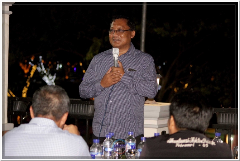 Dirut RSTC Makassar sampaikan sambutan saat jamuan makan malam di Kawasan Revitalisasi Pantai Seruni Bantaeng (12/01/18).