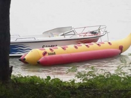 Banana Boat Sarana Hiburan Pulau Liwungan (Dokpri)