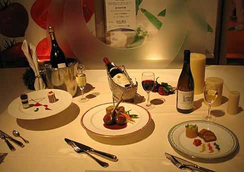 Tata cara menata dan menyajikan masakan Peracsis yang disebut dengan French Gastronomic Meal juga masuk dalam daftar warisan dunia. Photo: t1.ulule.me