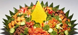 Bagaimana dengan tumpeng? . Photo: cdn.brilio.net