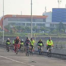 Jajaran manajemen dan karyawan Terminal Teluk Lamong rutin bike to work