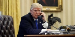Presiden Amerika Serikat Donald Trump berbicara melalui sambungan telepon.