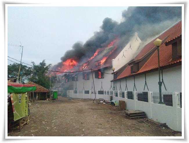 Museum Bahari terbakar pada Selasa, 16 Januari 2018 sekitar pukul 09.00 (Foto: Mansur Amin)