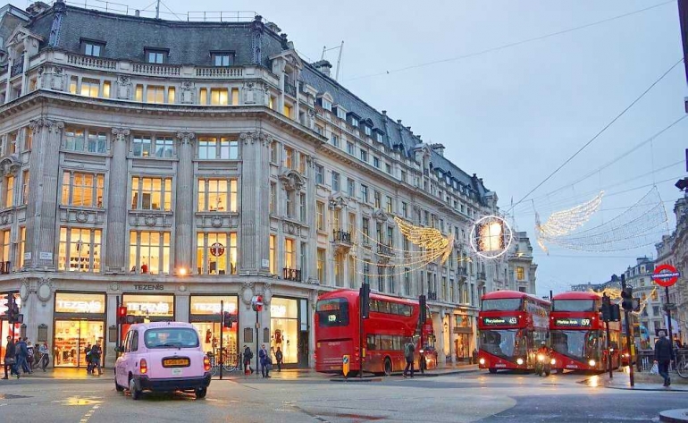 Bus di London (dokumentasi pribadi)