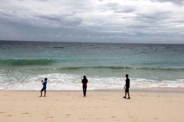 Pantai Mananga Aba, cantik dan berpasir putih (foto dindin)