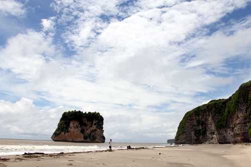 Pantai Watu Malandong (foto dindin)