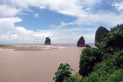 Keindahan Pantai Watu Malandong (foto dindin)