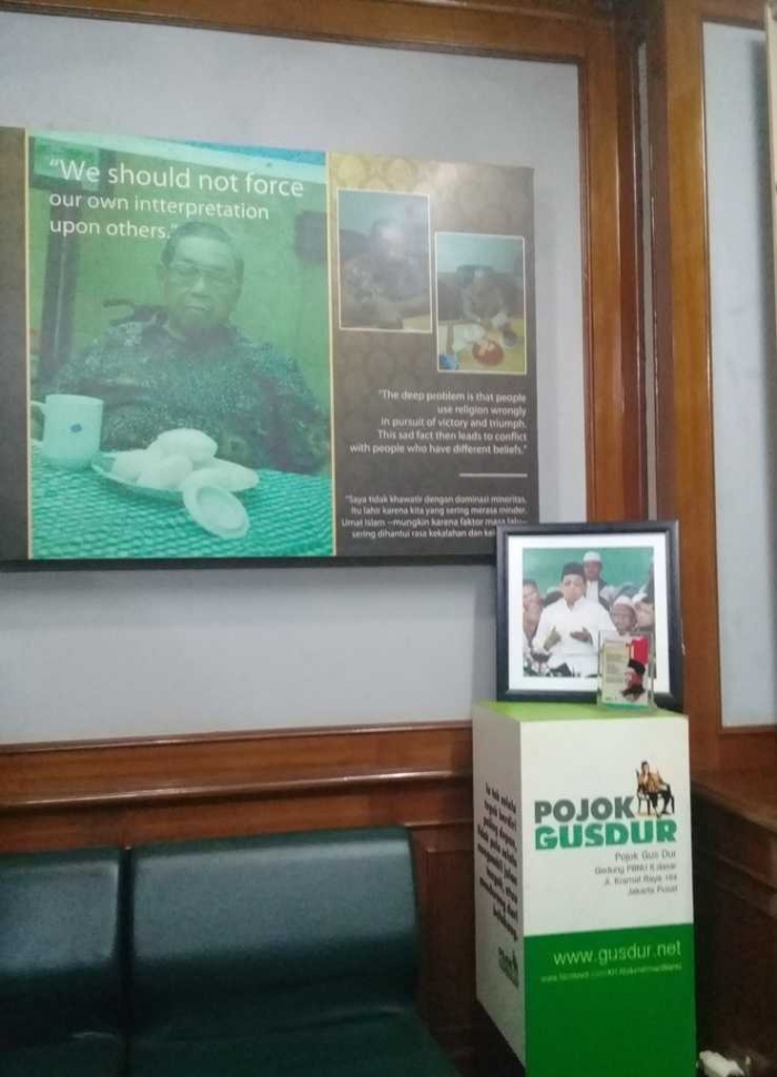 Mengingat Toleransi dan Pluralisme dari Pojok Gus Dur oleh Mengingat Toleransi dan Pluralisme dari Pojok Gus Dur oleh