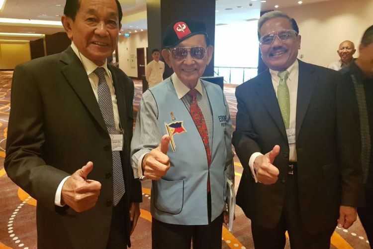 Bertemu dengan Fidel V Ramos, Presiden Filipina 1992-1998 di sela-sela acara ?Small Gathering of Retired Senior Military Generals of ASEAN? yang berlangsung sejak tanggal 15 hingga 18 Januari 2018. Gathering ini adalah merupakan hasil dari kesepakatan yang telah dicapai antara Pinnacle Club of ASEAN bersama US-China Sanya Initiative, tahun lalu di Bangkok, yang kemudian disetujui oleh Angkatan Perang Philippina untuk berperan sebagai tuan rumah dengan dukungan penuh oleh Sekretariat The Pinnacle Club.